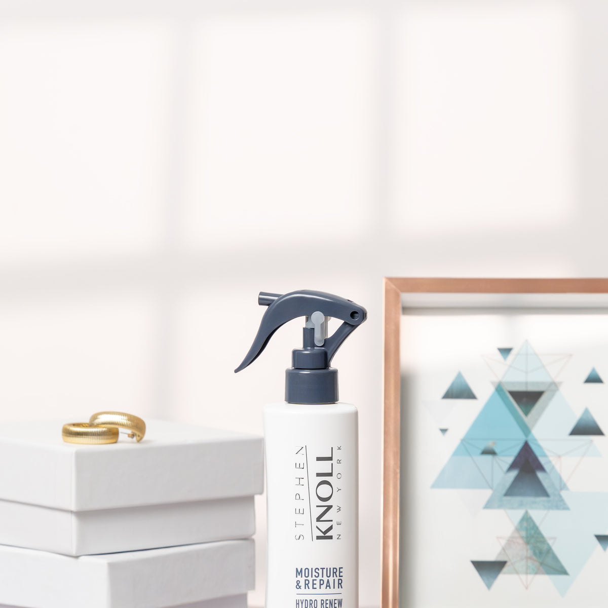 Stephen Knoll Hydro Renew Mist Moisture & Repair, 250 ml bottle, lifestyle shot