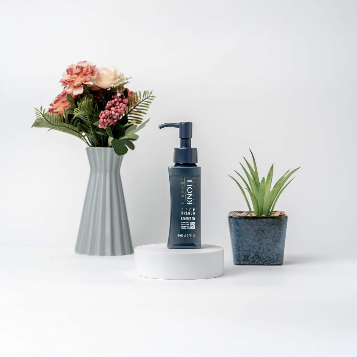 Stephen Knoll Deep & Renew Booster Oil, 80 ml bottle, studio shot