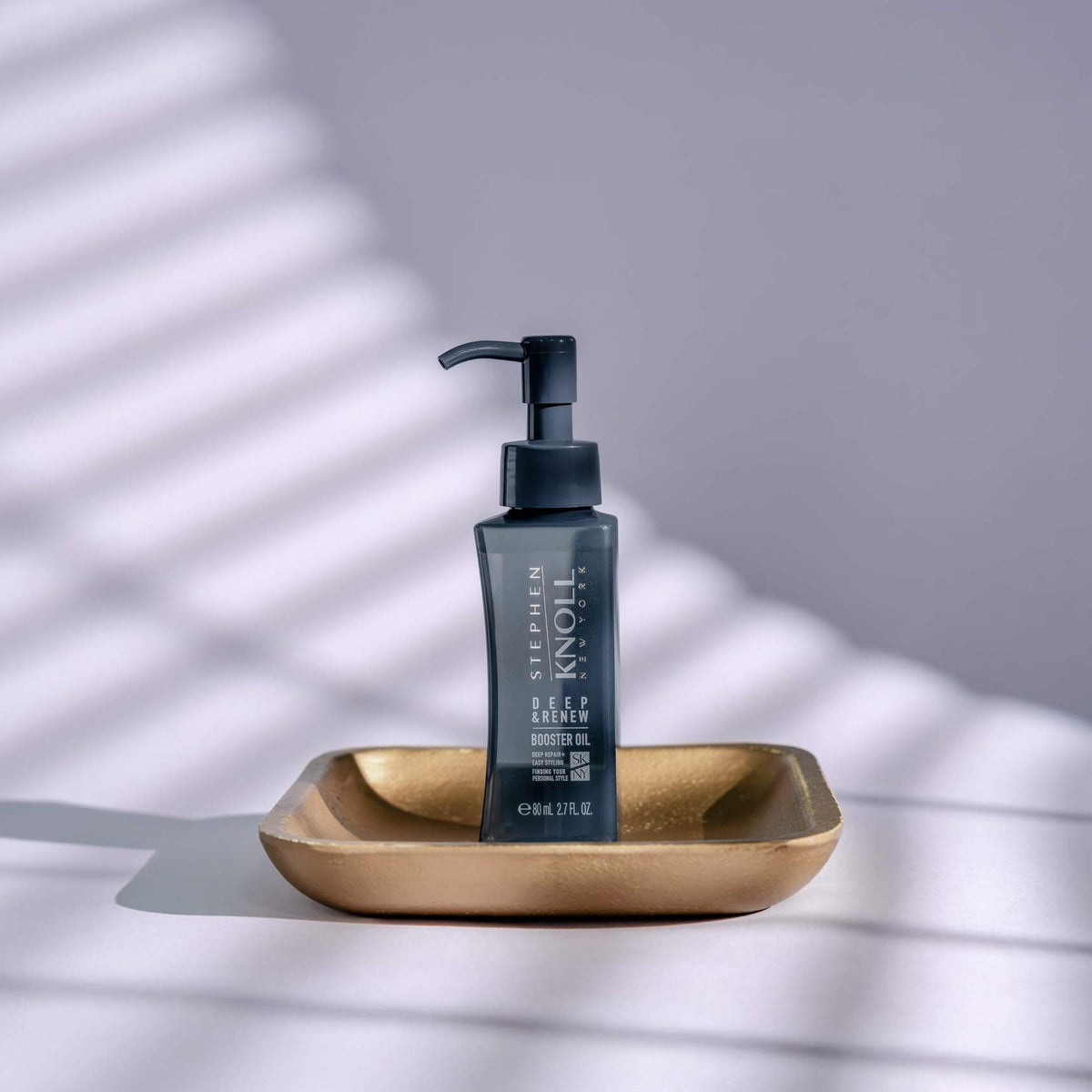 Stephen Knoll Deep & Renew Booster Oil, 80 ml bottle, studio shot